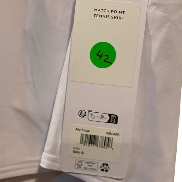 NWT Alo Yoga match point tennis skirt WHITE Size S - Picture 4 of 4